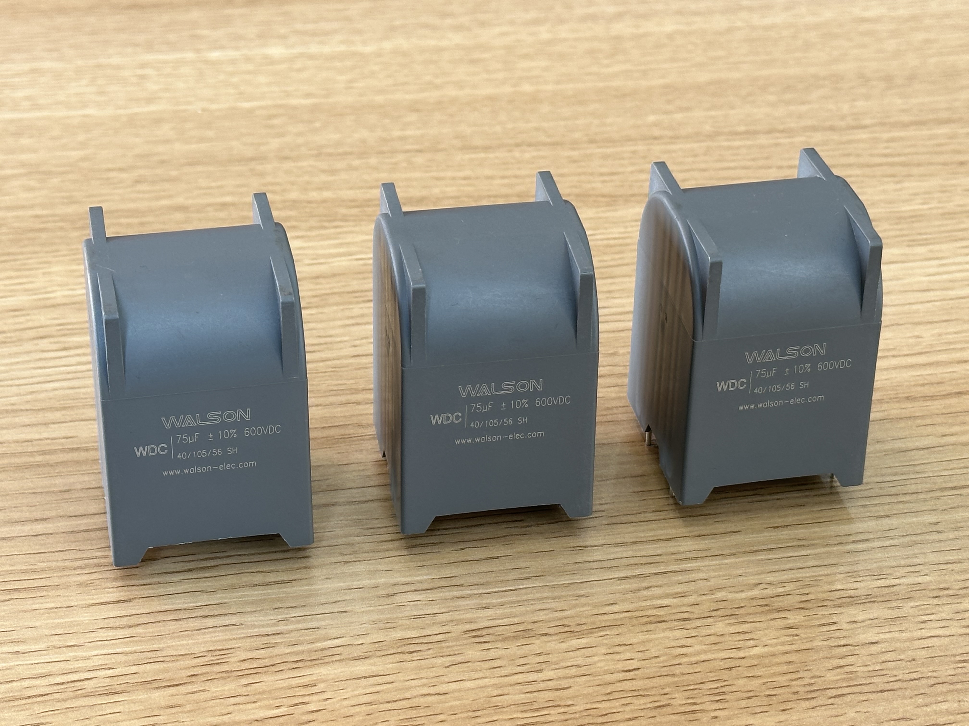 Interpretácia parametrov ESR/ESL filmových kondenzátorov a ich dôležitý vplyv na prevádzku zariadenia